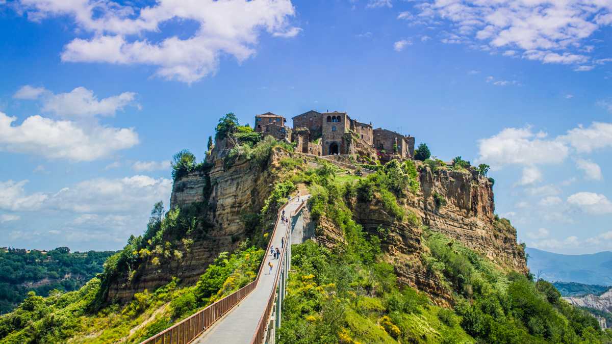 Civita di Bagnoregio: impatto del turismo e strategie di tutela
